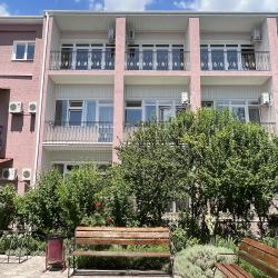 Номер полулюкс семейный с 2 односпальными кроватями