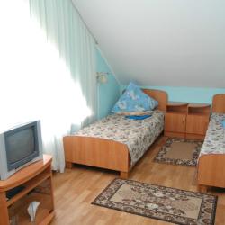 Номер эконом с 2 односпальными кроватями (мансарда)