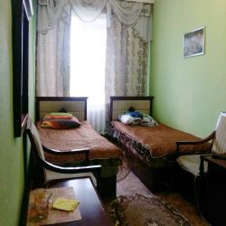 Кровать в 6-местном общем номере