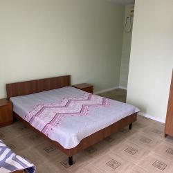 Номер стандарт с 1 односпальной и 1 двуспальной кроватью