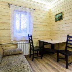 Коттедж улучшенный с 2 односпальными и 1 двуспальной кроватью