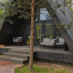 Коттедж №15 A-Frame (с террасой, кондиционером и камином без купели)