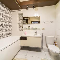 Фото Отель Бoльшая 3-x комнaтнaя кваpтира в центре города