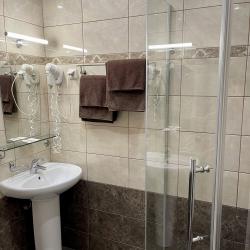 Номер стандарт семейный с 1 двуспальной кроватью