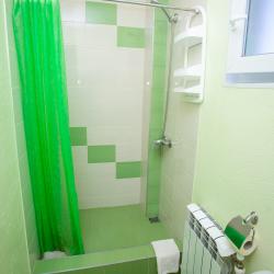 Номер стандарт комфорт с 1 односпальной и 1 двуспальной кроватью