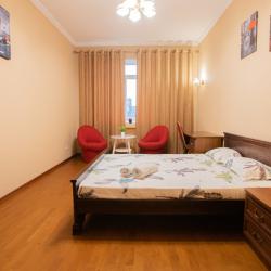 Комната стандарт с 1 двуспальной кроватью (удобства на этаже)