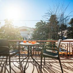 Номер люкс семейный с 1 двуспальной кроватью