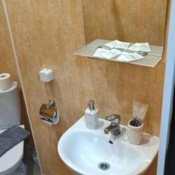 Комната стандарт с 1 двуспальной кроватью и 1 двухъярусной кроватью