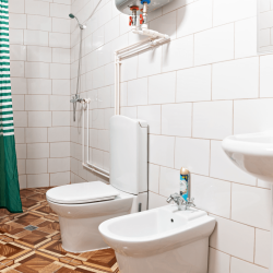 Кровать в 11-местном общем номере