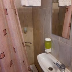 Номер стандарт эконом с 1 двуспальной кроватью