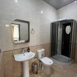 Фото Отель Mountains (Маунтинс)