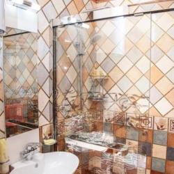 Номер люкс с 1 двуспальной кроватью