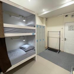 Кровать в 6-местном общем номере