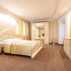 2-местные 3-комнатные апартаменты эконом с 1 двуспальной кроватью