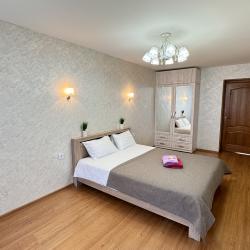 Фото Отель Большая 2х комнатная на Гладкова 26