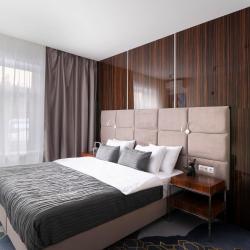 Фото V hotel & Rooftop lounge (В отель)