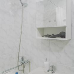 Фото Уютные апартаменты на улице Челюскинцев 27