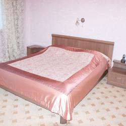 Номер полулюкс комфорт с 1 двуспальной кроватью