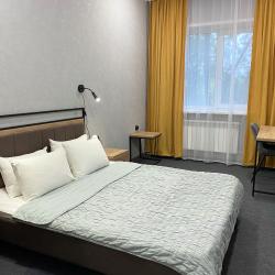 Номер стандарт с 1 двуспальной кроватью