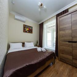 Номер стандарт улучшенный с 1 двуспальной кроватью