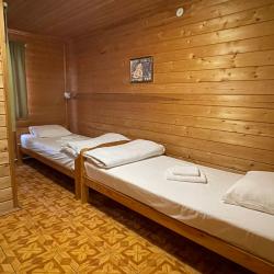 Коттедж эконом с 2 односпальными кроватями