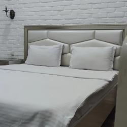 Номер стандарт с 1 двуспальной кроватью