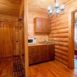 Трехкомнатный номер в коттедже (с пансионом)