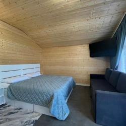 Коттедж семейный с 1 двуспальной кроватью и кухней