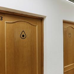 Кровать в общем 6-местном номере Авокадо (удобства на этаже)