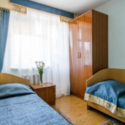 Номер стандарт семейный с 4 односпальными кроватями (с пансионом)