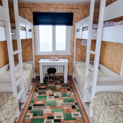 Кровать в 5-местном общем женском номере