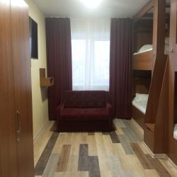 Кровать в 4-местном общем женском номере