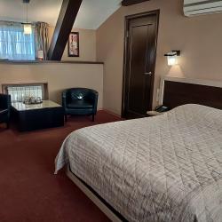 Номер стандарт с 1 двуспальной кроватью