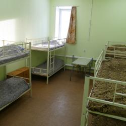 Кровать в 8-местном общем номере
