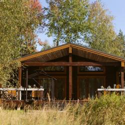 Коттедж улучшенный с 1 двуспальной кроватью Les Chalet
