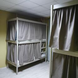 Кровать в 8-местном общем номере (общие удобства)