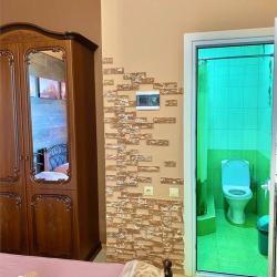 Фото Отель Гостевой дом Lifar (Лифар) Листопадная