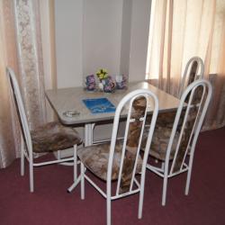 Номер люкс с двуспальной кроватью и кухней (корпус 6)