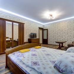 Фото Апартаменты на улице Караванная
