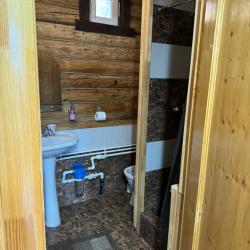 Номер люкс с 1 односпальной и 1 двуспальной кроватью