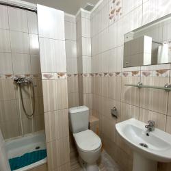 Номер эконом стандарт с 1 двуспальной кроватью