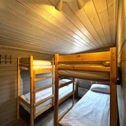 2-комнатный коттедж стандарт №1 с 2 двухъярусными кроватями и диваном-кроватью