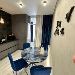 Фото Апартаменты Housevip на улице Павла Буравцева