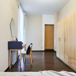 Фото Отель FlatStay Кирилловская 22| 3шка с просторной гостиной на 8 человек в центре