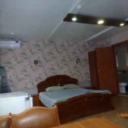 Комната семейная с 1 двуспальной и 2 односпальными кроватями