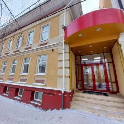 Кровать в 8-местном общем женском номере
