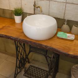 Номер стандарт семейный с 2 односпальными и 1 двуспальной кроватью (мансарда)