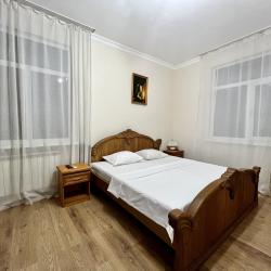 Номер стандарт с 1 двуспальной кроватью