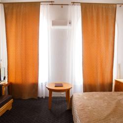 Номер стандарт с 1 двуспальной кроватью