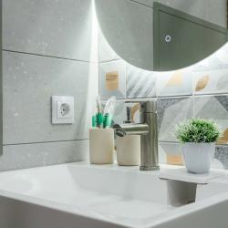 Фото Отель SweetHome (СвитХоум) на территории Гусарская